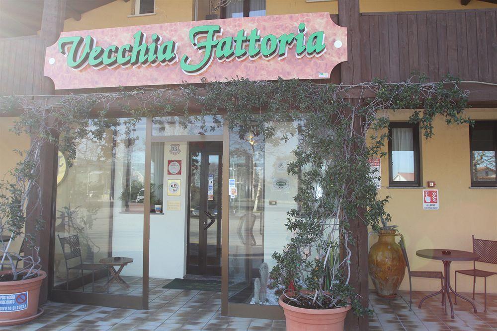 La Vecchia Fattoria Loreto Exterior foto